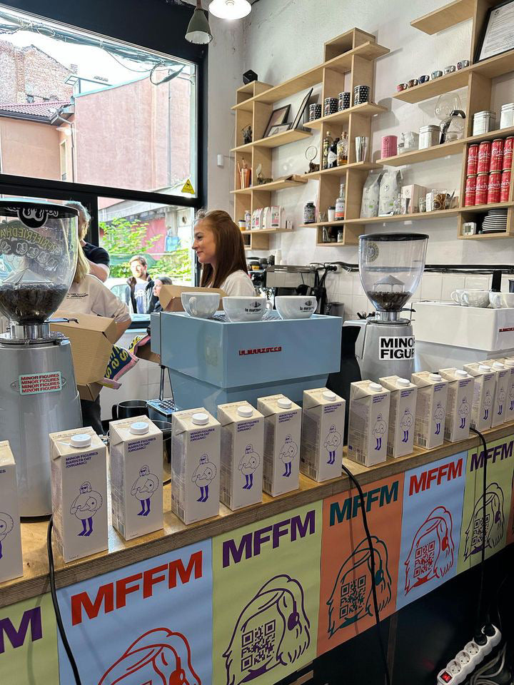 Креативност в чаша: Поглед към вълнуващото състезание Minor Figures Latte Art Throwdown